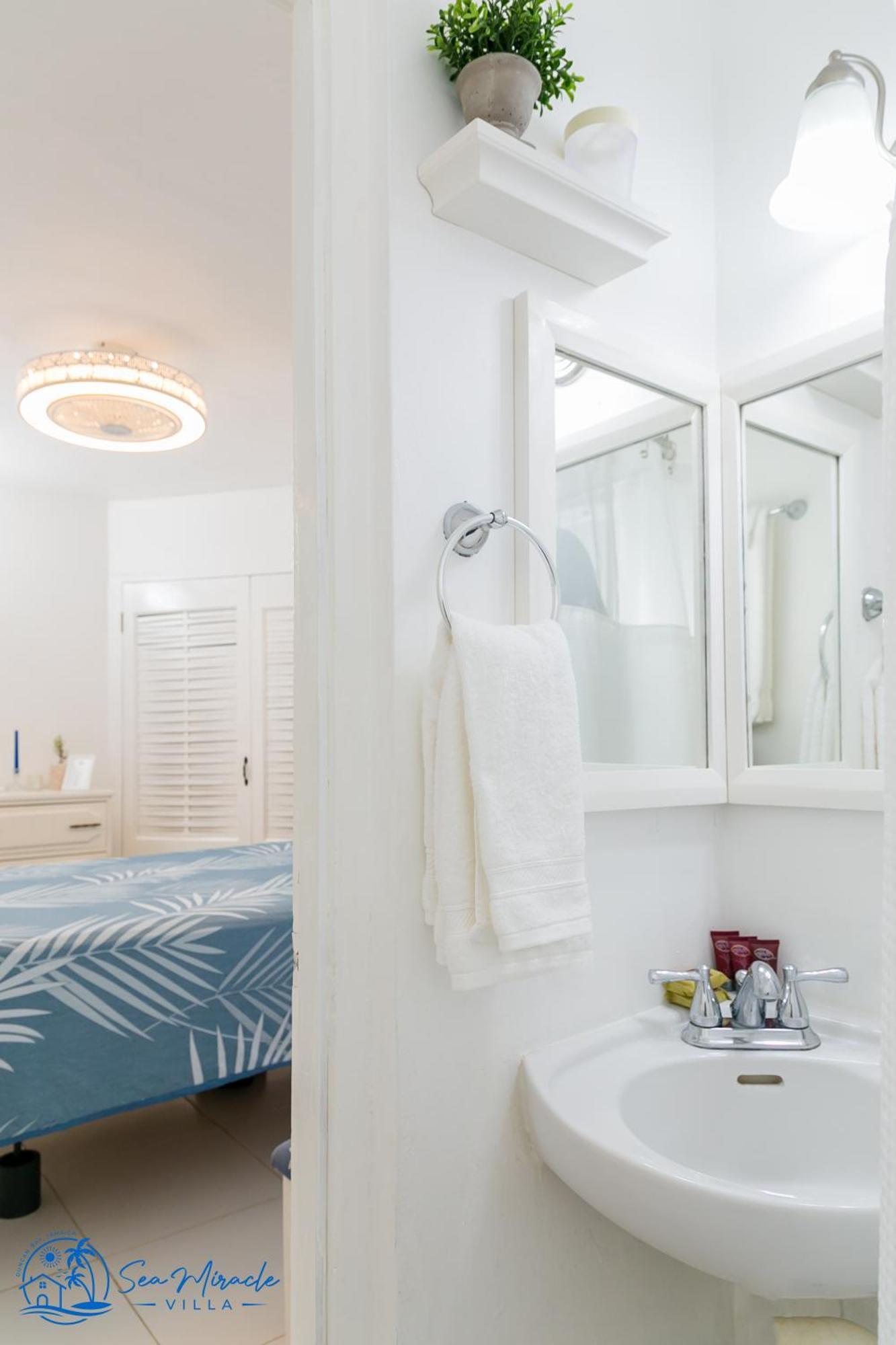 Sea Miracle Villa/Beach Cottage Silver Sands Bagian luar foto