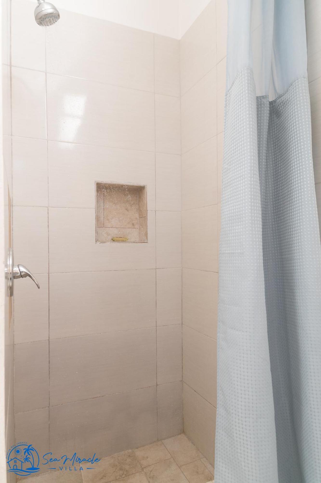 Sea Miracle Villa/Beach Cottage Silver Sands Bagian luar foto