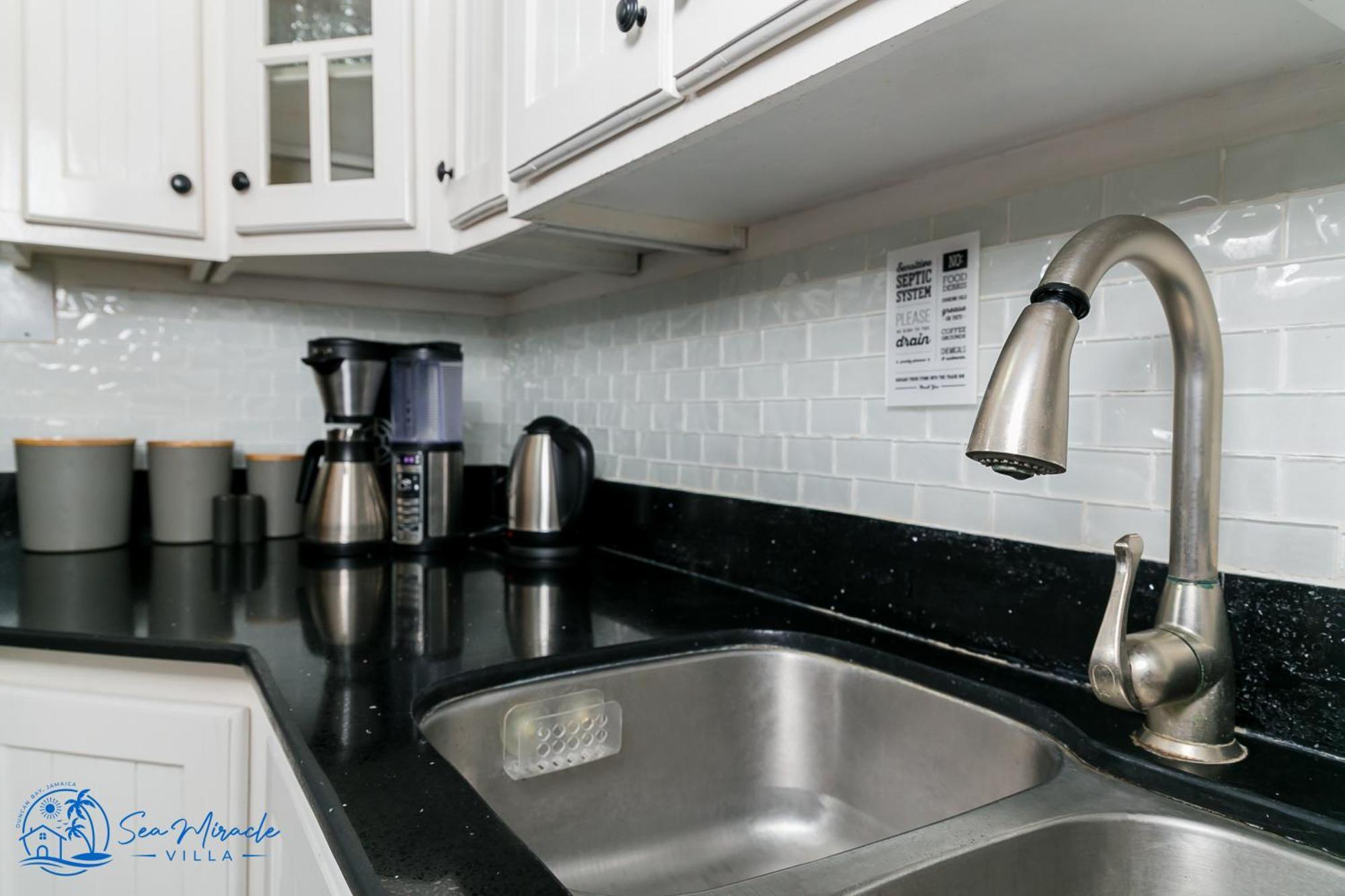 Sea Miracle Villa/Beach Cottage Silver Sands Bagian luar foto