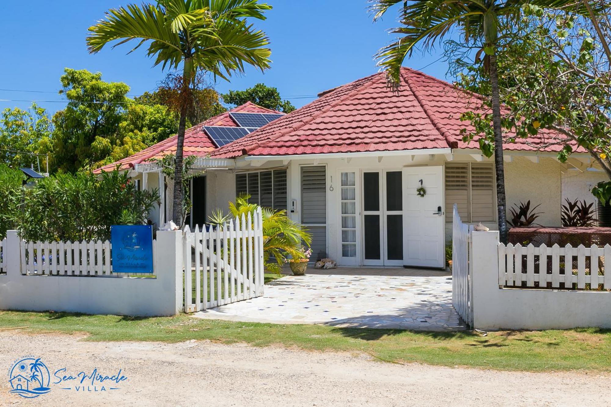 Sea Miracle Villa/Beach Cottage Silver Sands Bagian luar foto